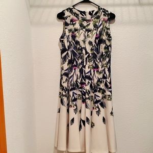 Danny and Nicole Size 8 Floral Dress NWOT